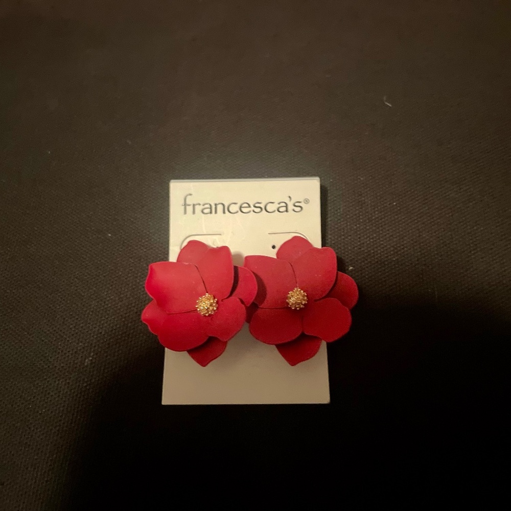 NWT Francesca’s Red Flower Earrings